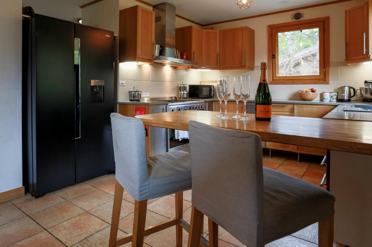 Chamonix Large Chalet, Sleeps 12, 200M2, 5 Bedroom, 4 Bathroom, Garden, Jacuzzi, Sauna Extérieur photo