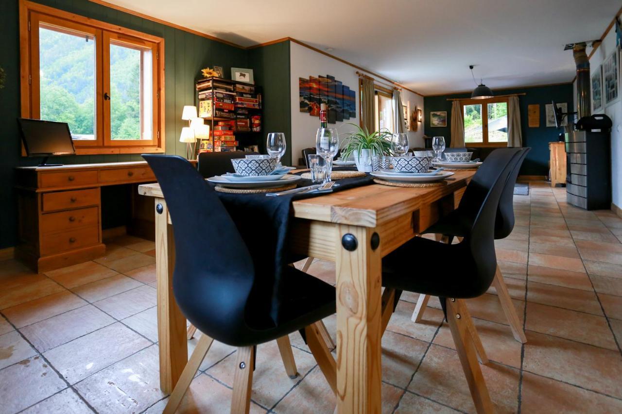 Chamonix Large Chalet, Sleeps 12, 200M2, 5 Bedroom, 4 Bathroom, Garden, Jacuzzi, Sauna Extérieur photo