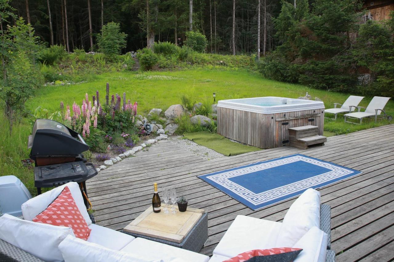 Chamonix Large Chalet, Sleeps 12, 200M2, 5 Bedroom, 4 Bathroom, Garden, Jacuzzi, Sauna Extérieur photo