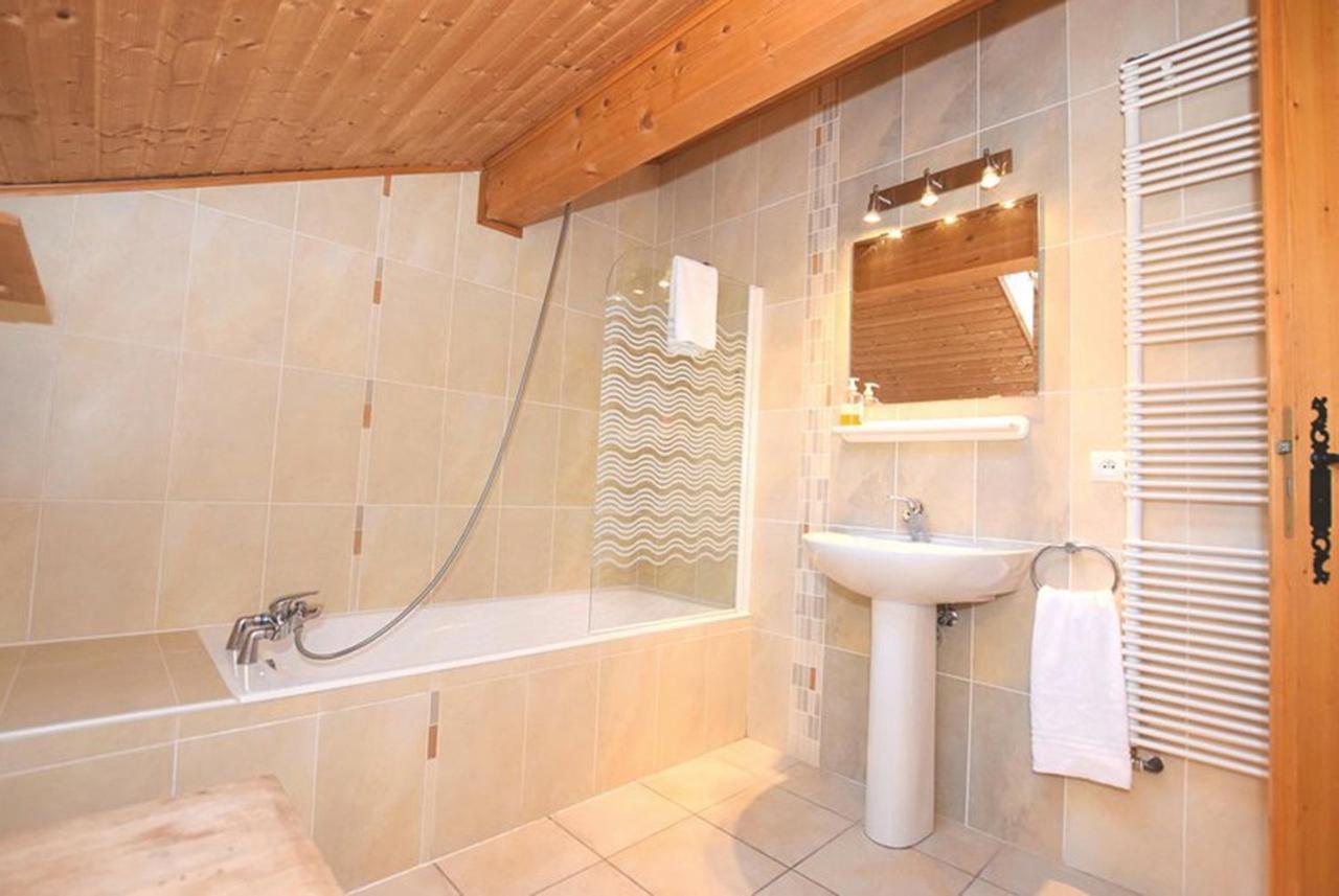 Chamonix Large Chalet, Sleeps 12, 200M2, 5 Bedroom, 4 Bathroom, Garden, Jacuzzi, Sauna Extérieur photo