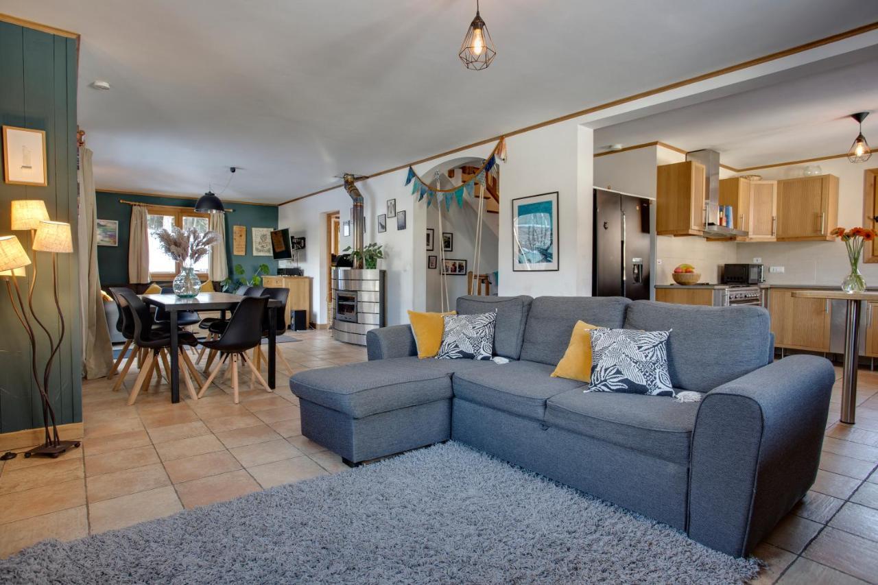 Chamonix Large Chalet, Sleeps 12, 200M2, 5 Bedroom, 4 Bathroom, Garden, Jacuzzi, Sauna Extérieur photo