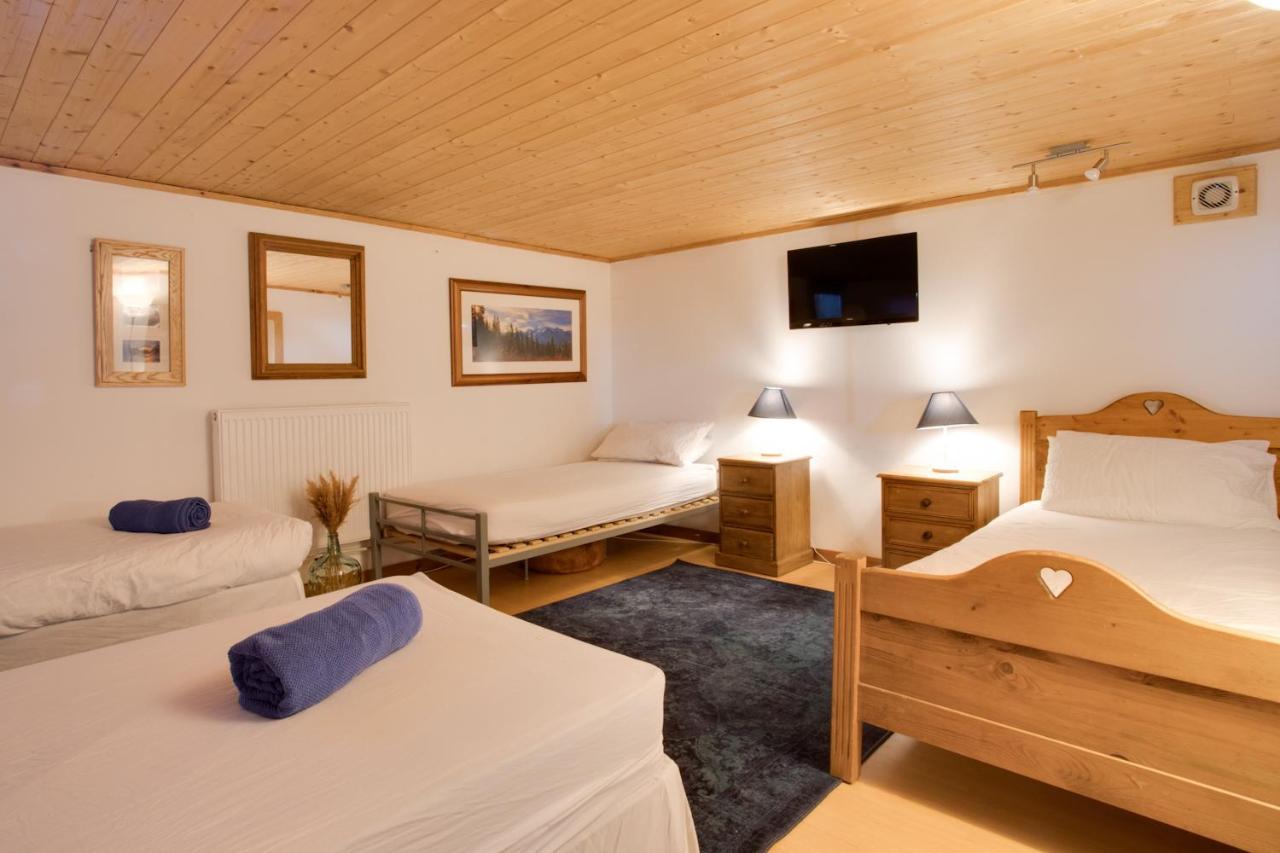 Chamonix Large Chalet, Sleeps 12, 200M2, 5 Bedroom, 4 Bathroom, Garden, Jacuzzi, Sauna Extérieur photo